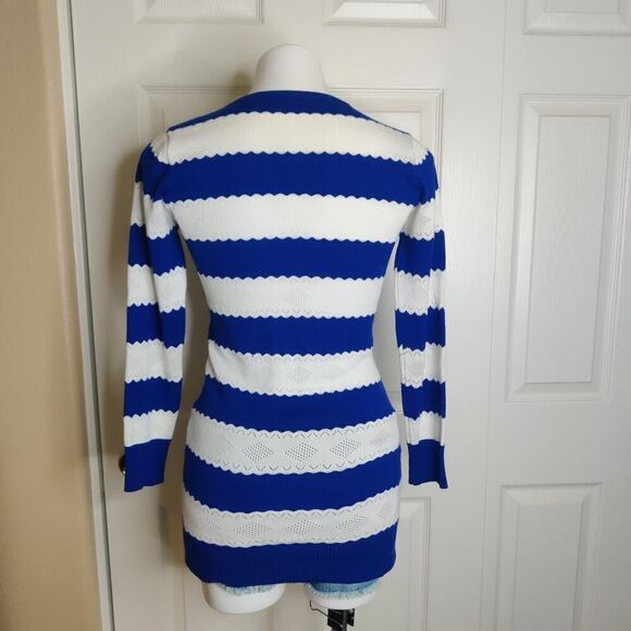 Soft striped blue and white pullover tunic sweater - Picture 5 of 6